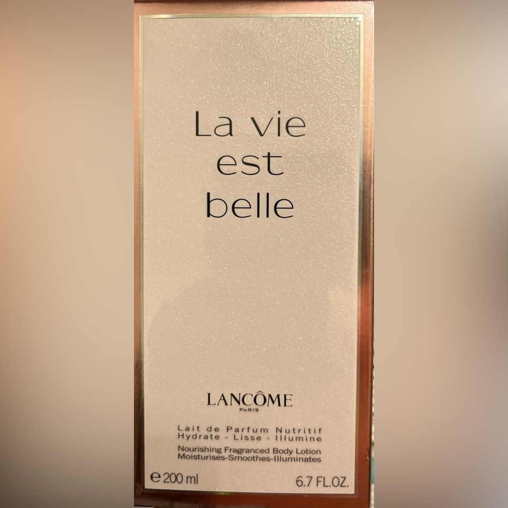 La Vie Est Belle lotion